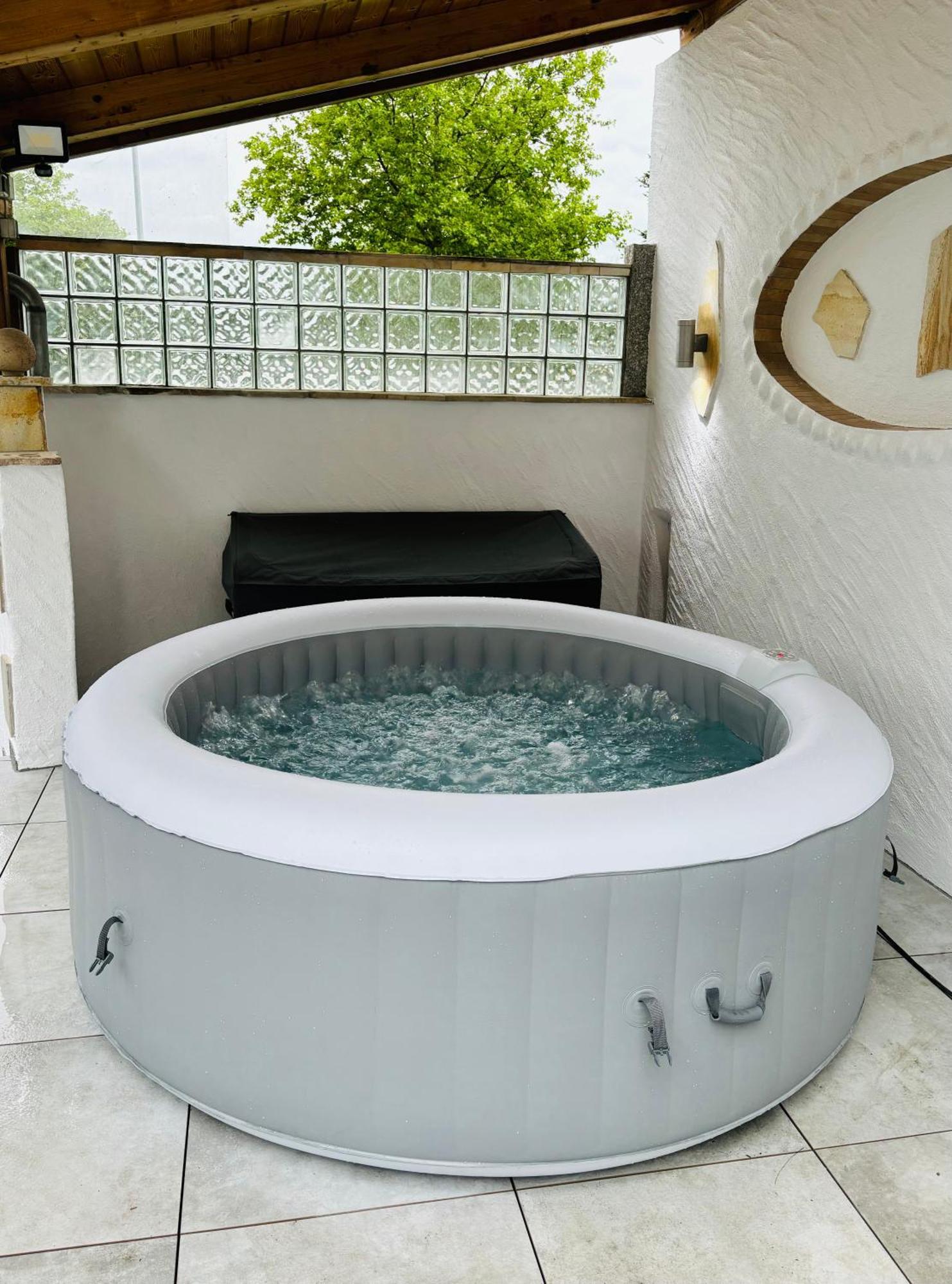 Apartamento Jacuzzi Terrasse 55' Tv Kueche Regendusche Bad Bellingen Exterior foto