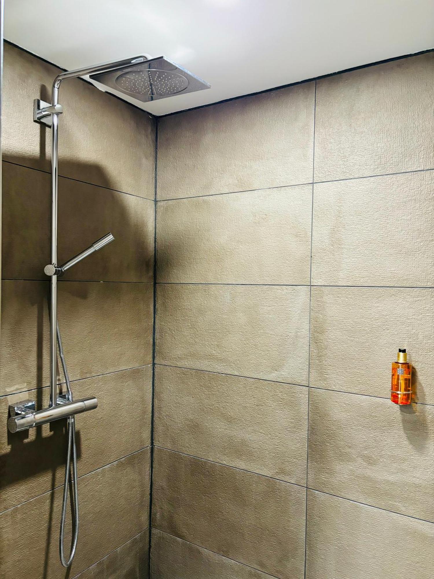 Apartamento Jacuzzi Terrasse 55' Tv Kueche Regendusche Bad Bellingen Exterior foto